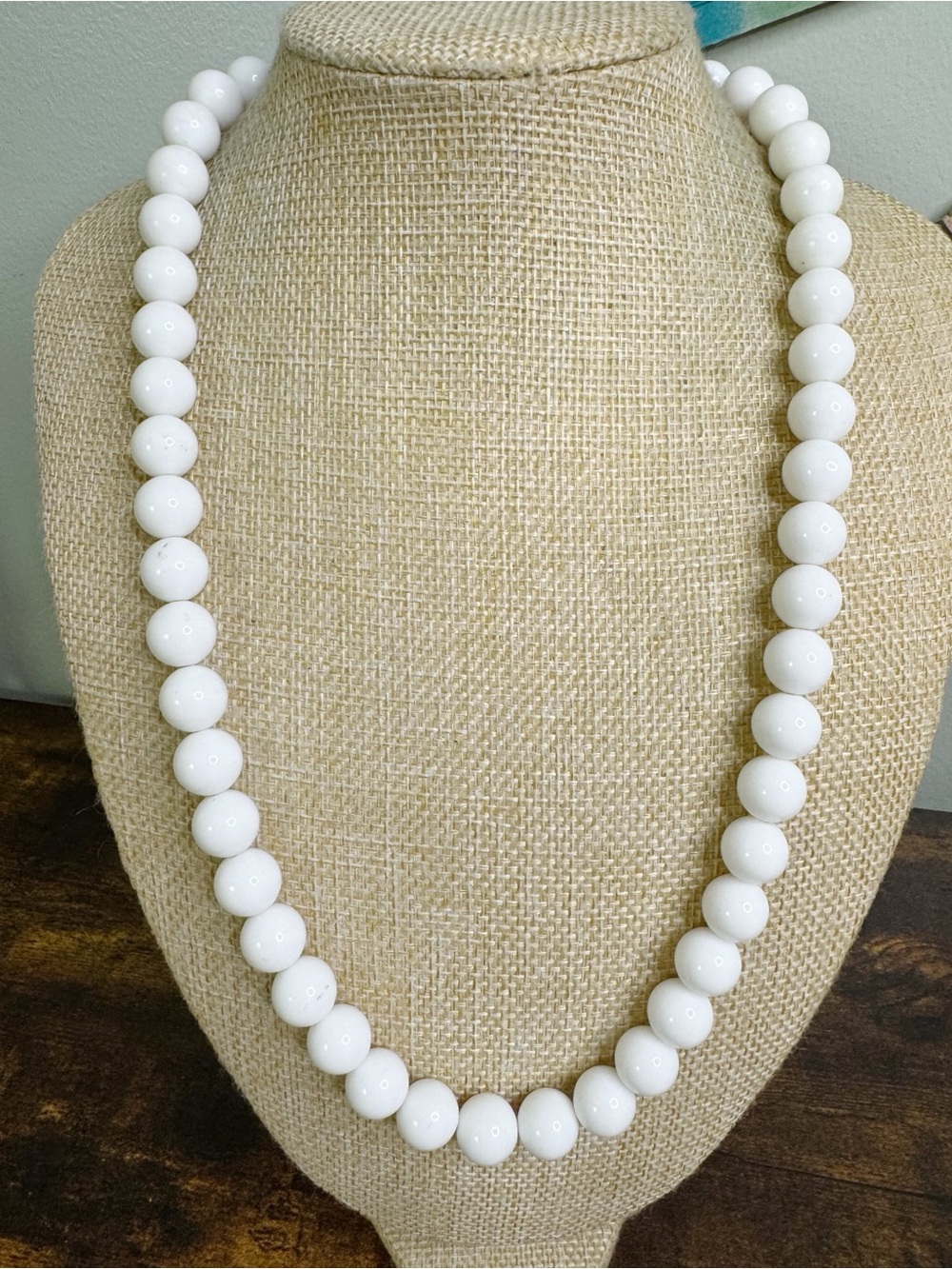 Vintage 80’s Classic White Acrylic Beaded Necklace - Women Jewelry